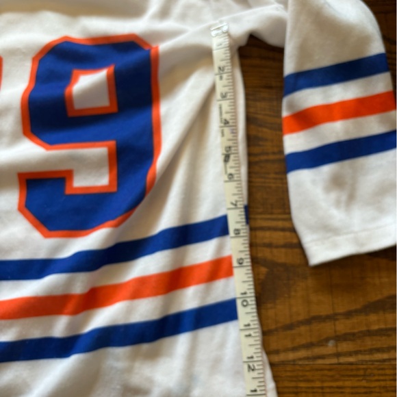 Vintage Edmonton Oilers
Wayne Gretzky jersey/top - Picture 6 of 7